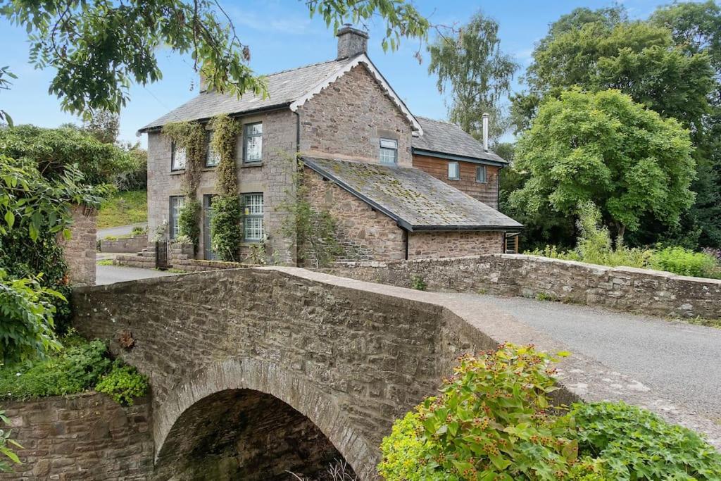 Luxury Cottage Near Hay-On-Wye Llanigon Esterno foto